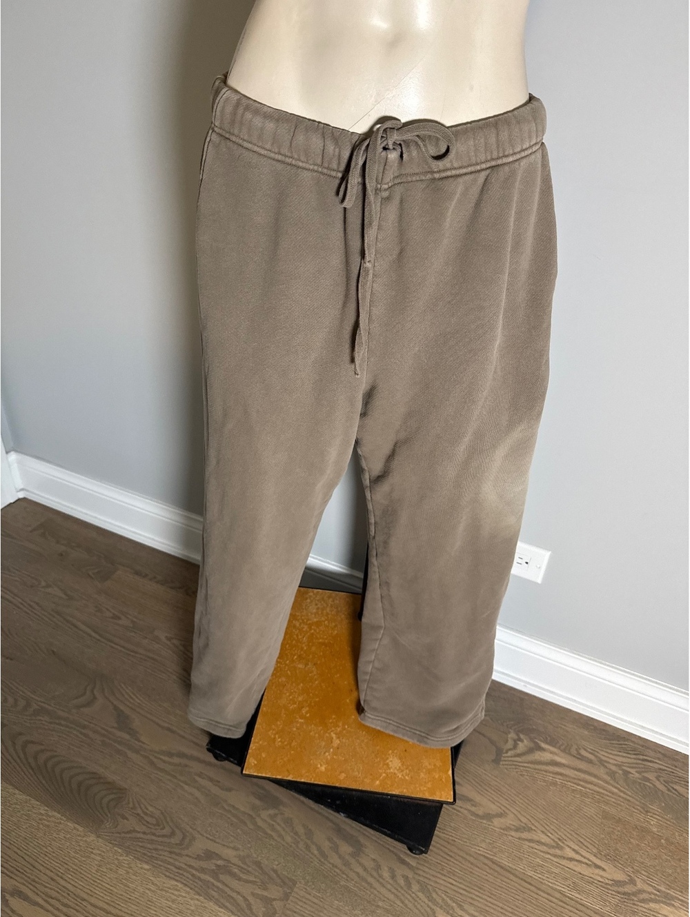 Elwood Women's Organic Cotton Sweatpants in Taupe, Size M